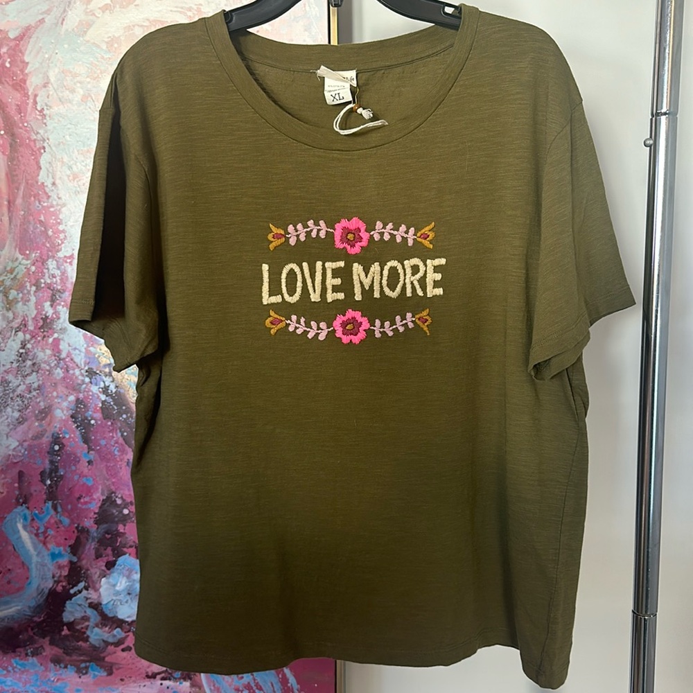 NWT Natural life embroidered t-shirt